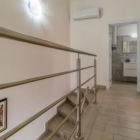 Superbe Maison à * Ližnjan